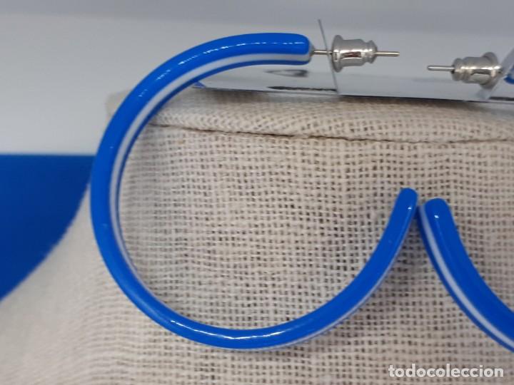 Joyeria: Pendiente Aro Abierto Azul y Blanco - Foto 2