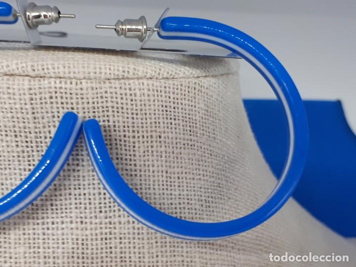 Joyeria: Pendiente Aro Abierto Azul y Blanco - Foto 3