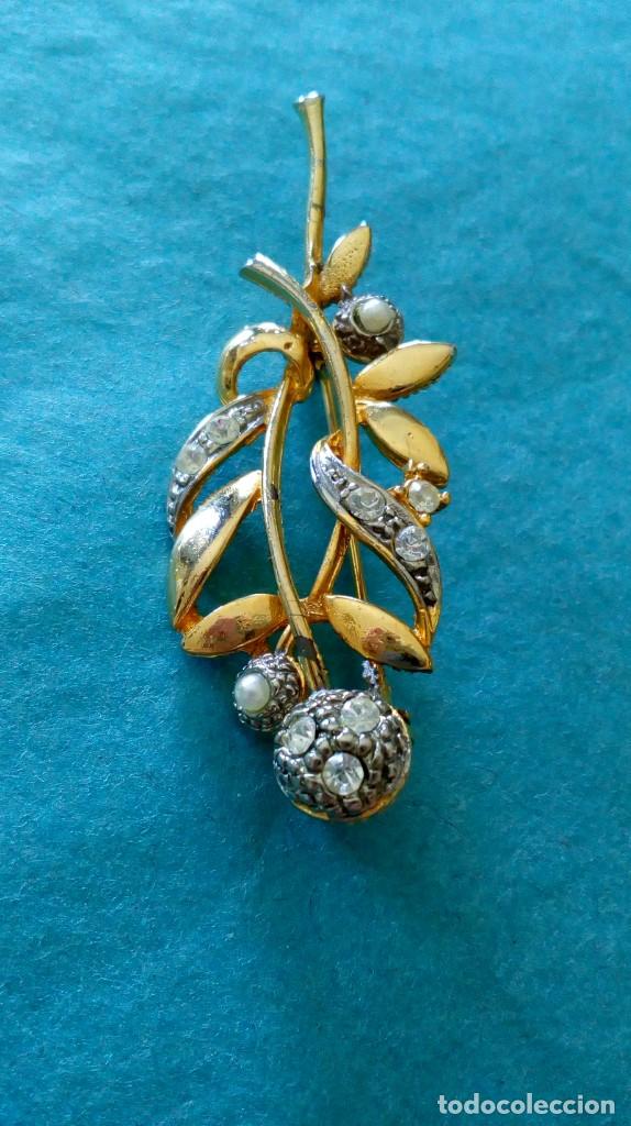 Joalharia: Broche dorado floral