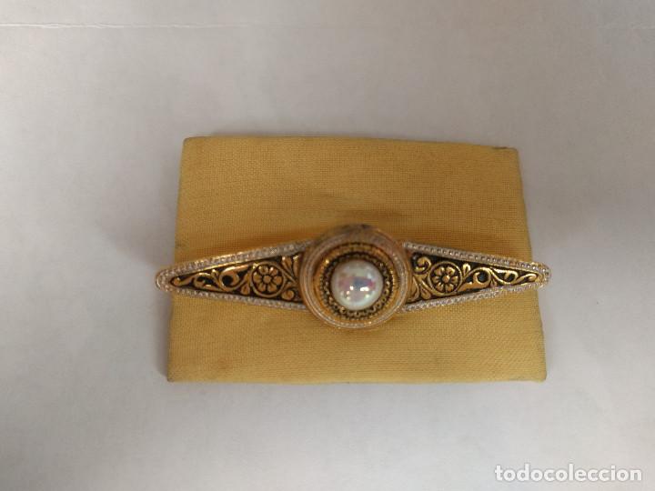 Joyeria: BROCHE DAMASQUINADO CON FORMA DE OJO Y PERLA EN EL CENTRO --- 3 - Foto 1
