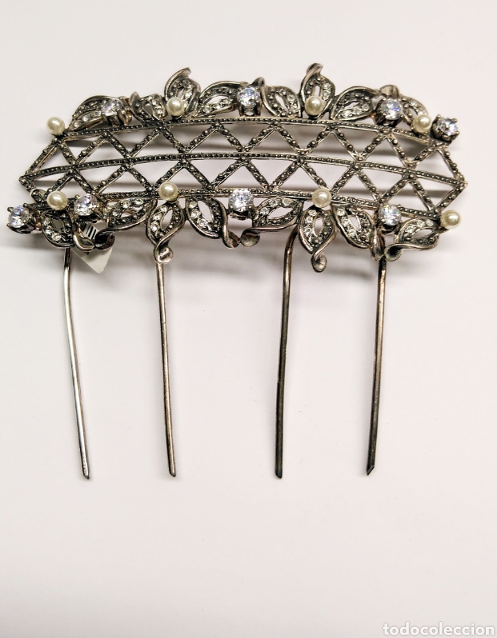 Joalharia: Peineta en metal ba&ntilde;ada en plata coleccion Tuca Roman