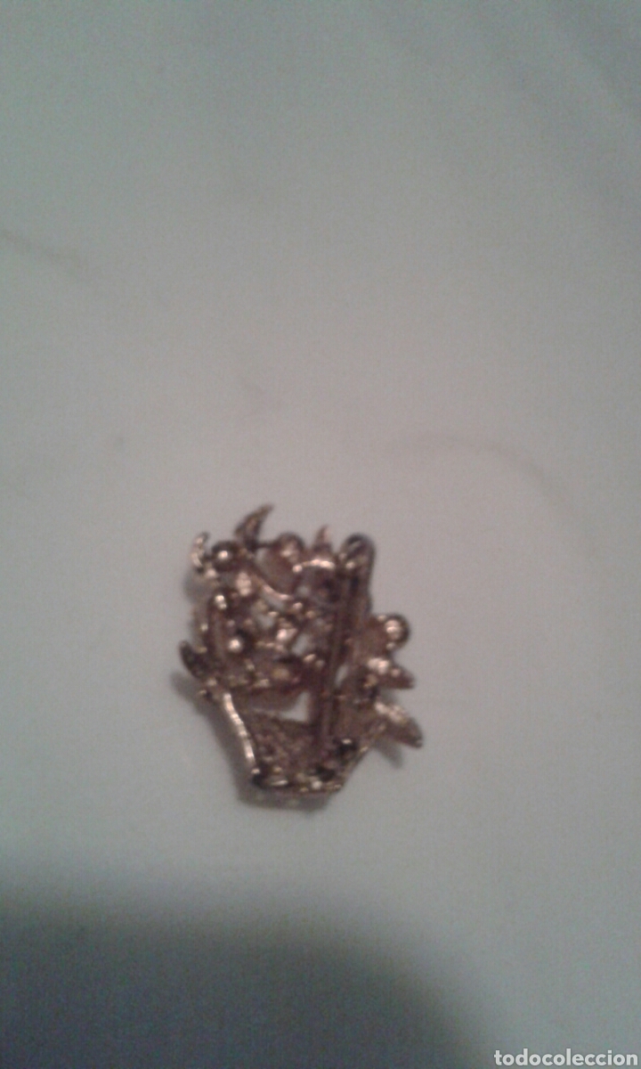 Joyeria: Broche peque&ntilde;o con forma de canasto. - Foto 2