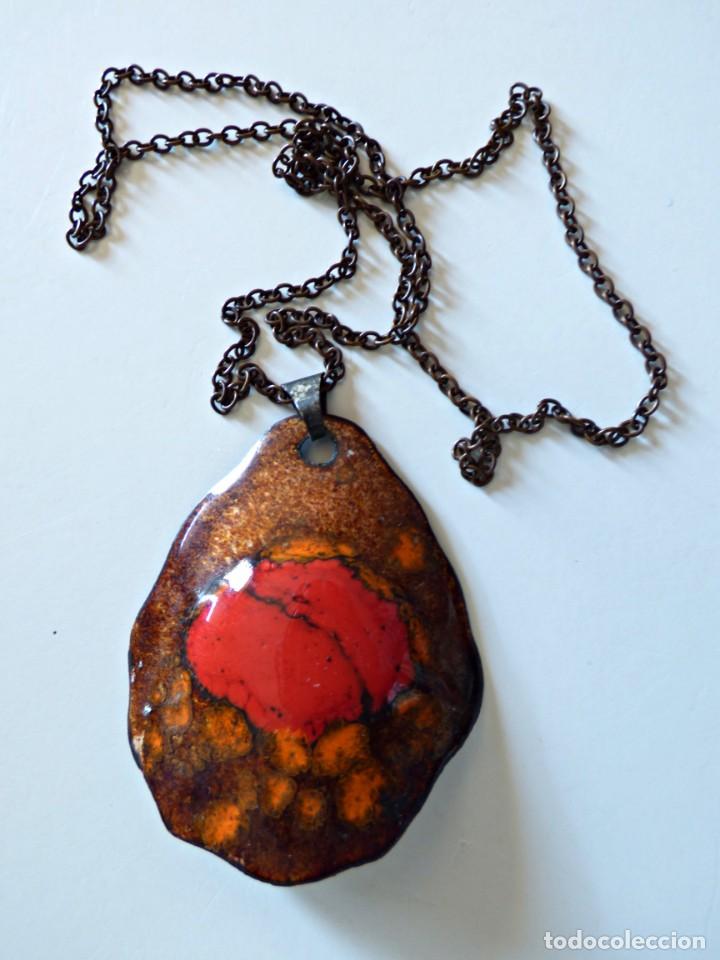 Schmuck: COLGANTE VINTAGE CON ESMALTES DE MAS ART. ARTESAN&Iacute;A AL FUEGO. MALLORCA. A&Ntilde;OS 70