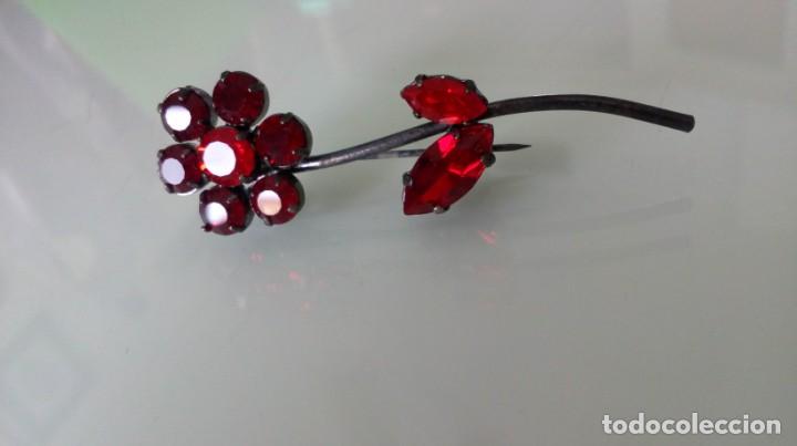 Joyeria: Broche antiguo pedrer&iacute;a roja en forma de flor - Foto 2