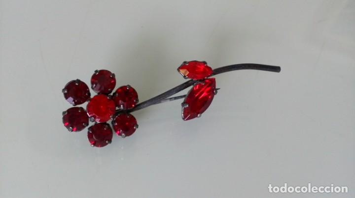 Joyeria: Broche antiguo pedrer&iacute;a roja en forma de flor - Foto 5