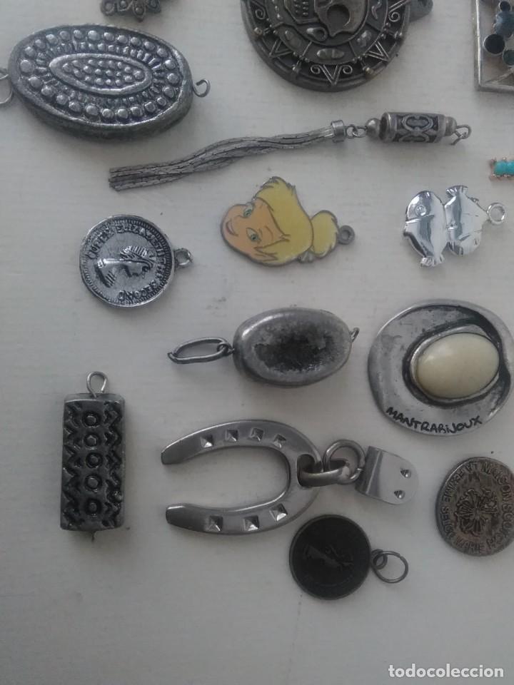 Joyeria: 29 colgantes variados. 104 - Foto 2