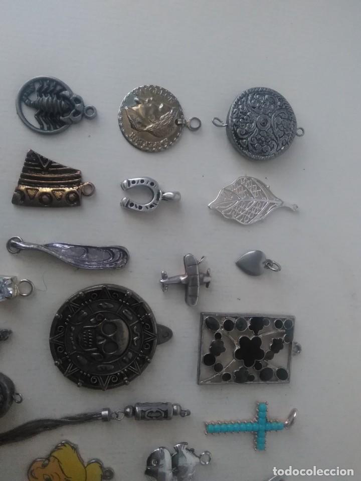 Joyeria: 29 colgantes variados. 104 - Foto 4