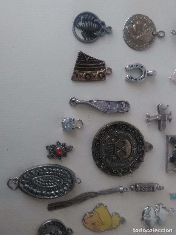 Joyeria: 29 colgantes variados. 104 - Foto 5