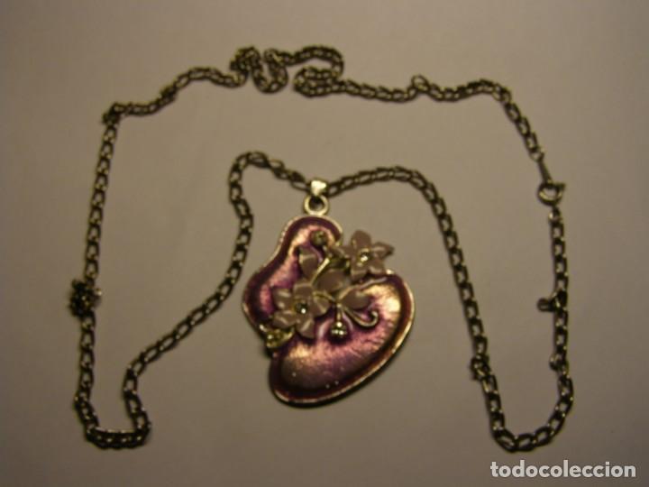 Schmuck: Colgante floral con cadena, de bisuteria. A&ntilde;os 80.