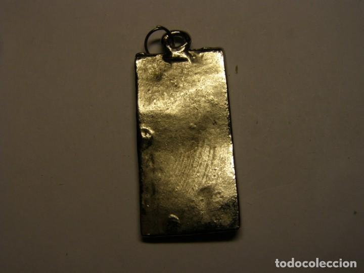 Joyeria: Colgante rectangular con drag&oacute;n, de bisuteria. A&ntilde;os 80-90. - Foto 2