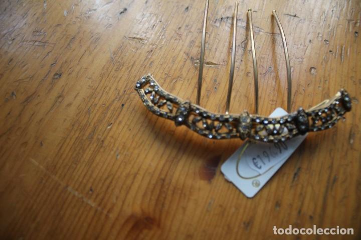Schmuck: PEINECILLO DORADO PARA NOVIA O MADRINA MARCA LUCHI CABRERA SEVILLA