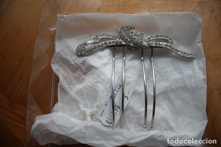 Schmuck: PEINECILLO PARA NOVIA O MADRINA MARCA LUCHI CABRERA SEVILLA