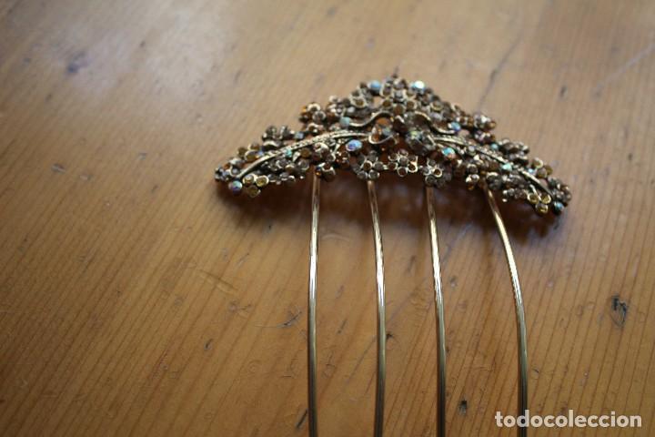 Schmuck: PEINA DORADA DE NOVIA MARCA LUCHI CABRERA SEVILLA