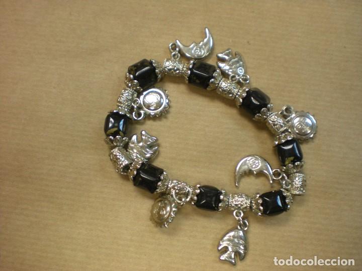 Joyeria: PULSERA EXTENSIBLE CON DETALLES COLGANTES - Foto 3