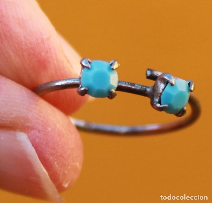Joyeria: Anillo con piedrecitas turquesa - Foto 1