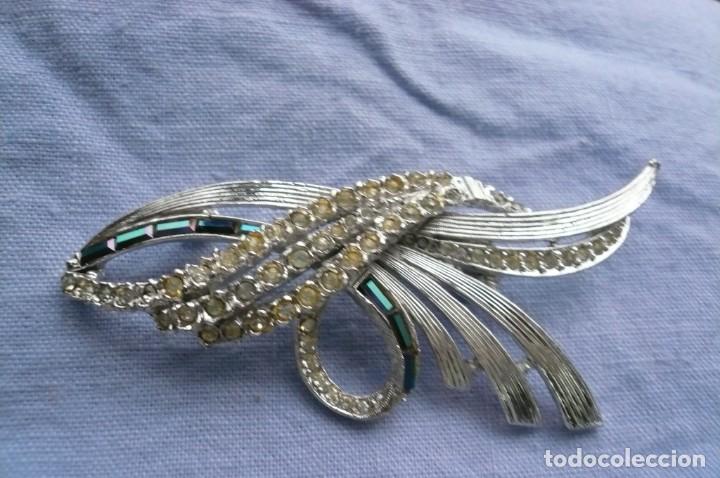 Joyeria: Broche vintage. Cristales de estr&aacute;s. Firma: NATALY