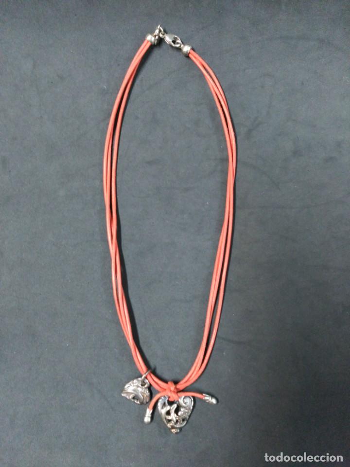 Joaillerie: GARGANTILLA DE CUERO ROJO Y DETALLES EN PLATA