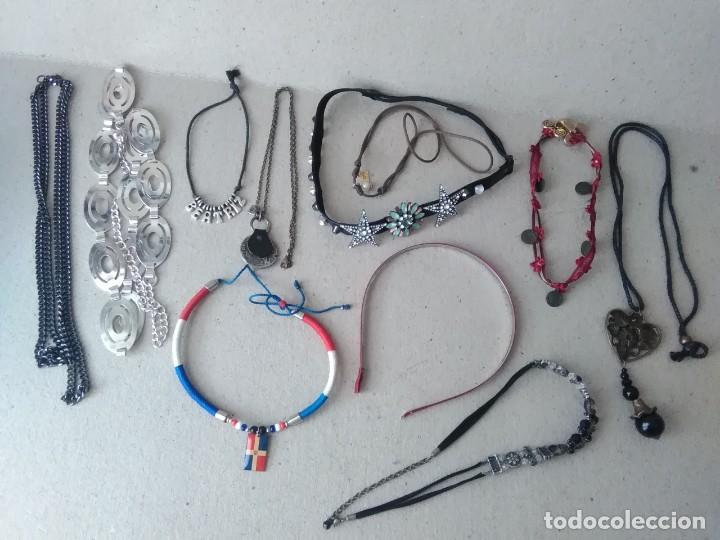 Joaillerie: 8 collares 2 cinturones 1 diadema. 135