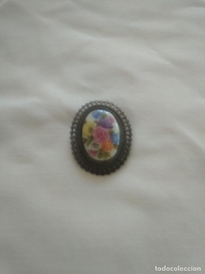 Gioielleria: Broche en porcelana antigua en plata