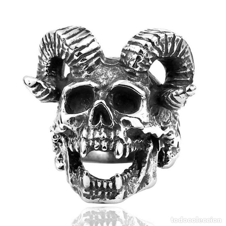 Joaillerie: EXPECTACULAR Y PESADO ANILLO DE TITANIO MOTIVO CRANEO CON ARIETE TALLA 9 (19mm)