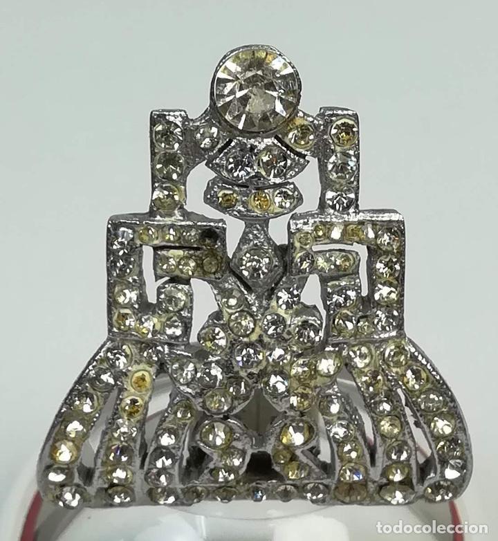 Joaillerie: BROCHE PRENDEDOR DE METAL PLATEADO Y CIRCONITAS. 1970 (ESPA&Ntilde;A)