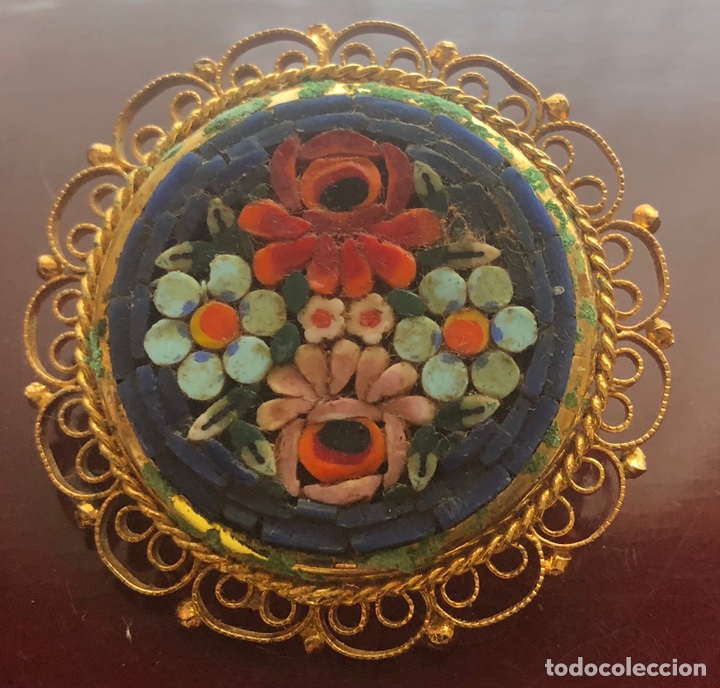 Joyeria: Magn&iacute;fico broche en bronce dorado, y micromosaico