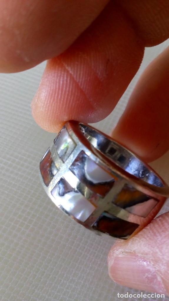 Joyeria: Anillo de plata con incrustaciones de n&aacute;car - Foto 1