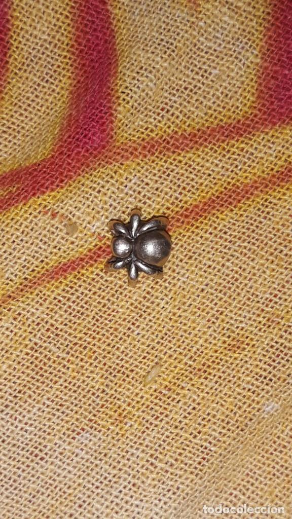 Joyeria: Peque&ntilde;o abalorio con forma de ara&ntilde;a