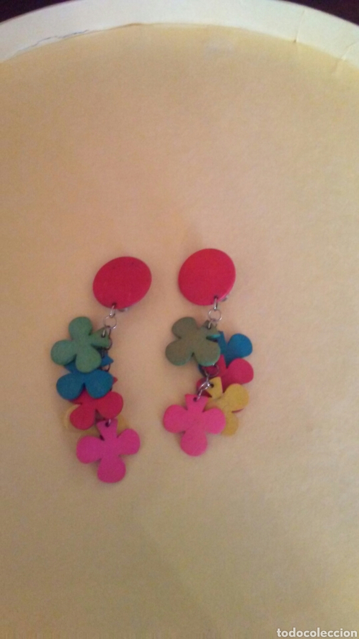 Joyeria: Pendientes de flores en madera ,a&ntilde;os 70 - Foto 1