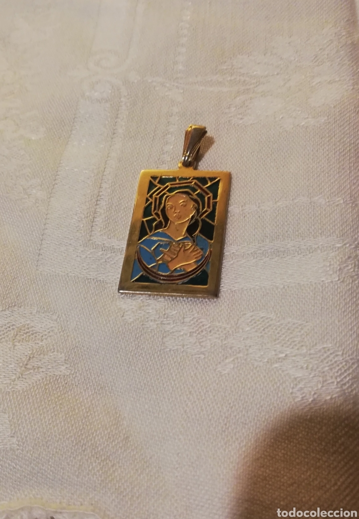 Joyeria: Medalla dorada pintada - Foto 3