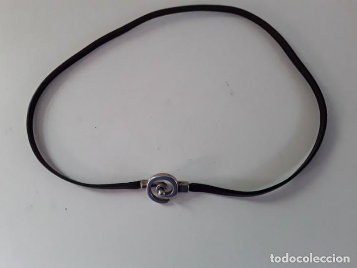 Joyeria: Collar de metal y cuero - Foto 1