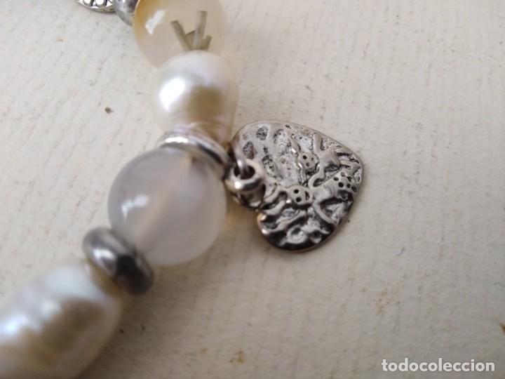 Joyeria: Pulsera con diges. piedras. y perlas. 6y pendientes - Foto 3