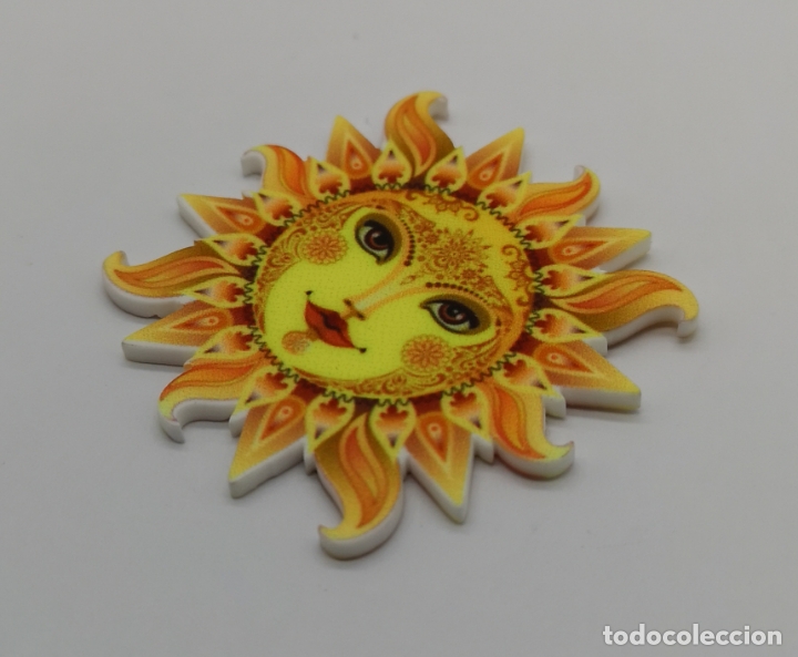 Joyeria: Original broche con forma de sol de estilo modernista en acr&iacute;lico . - Foto 2