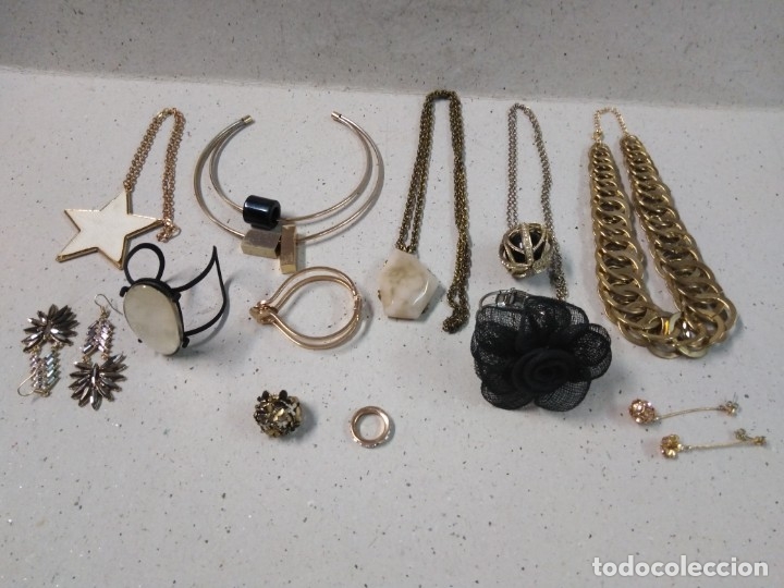 Joyeria: 5 collares. 3.pulseras. 2anillos. 2 pendientes 153 - Foto 7