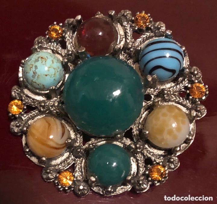Joalharia: Precioso broche en metal cromado, y pedrer&iacute;a