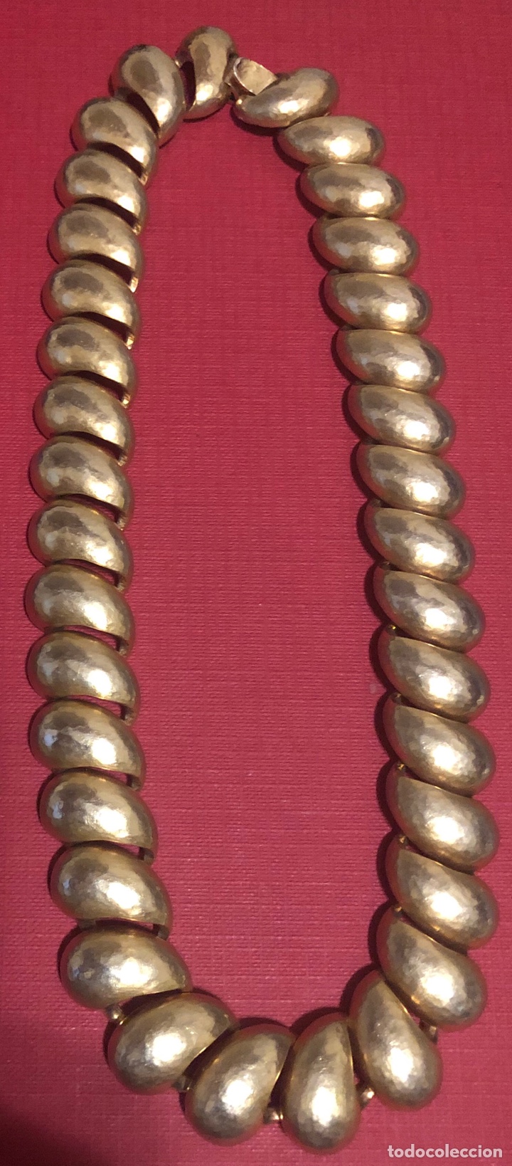 Joyeria: Magn&iacute;fico collar-gargantilla de dise&ntilde;o a&ntilde;os 70 en bronce dorado