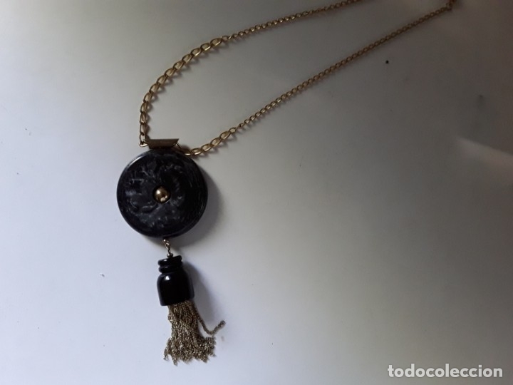 Joyeria: Colgante de metal y pl&aacute;stico irisado - Foto 1