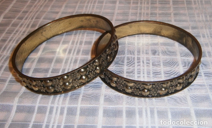 Joyeria: dos pulseras tibetanas de metal - Foto 1