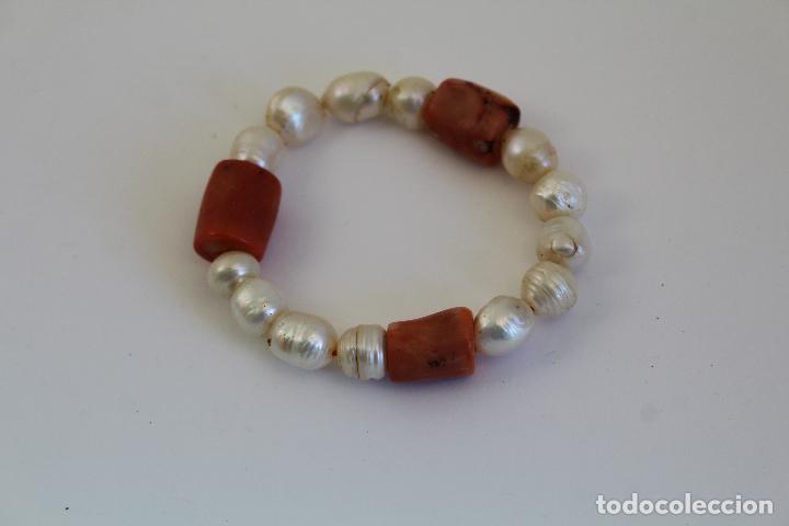 Joyeria: pulsera elastica de coral y perlas cultivadas - Foto 2