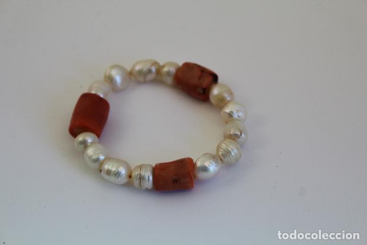 Joyeria: pulsera elastica de coral y perlas cultivadas - Foto 4