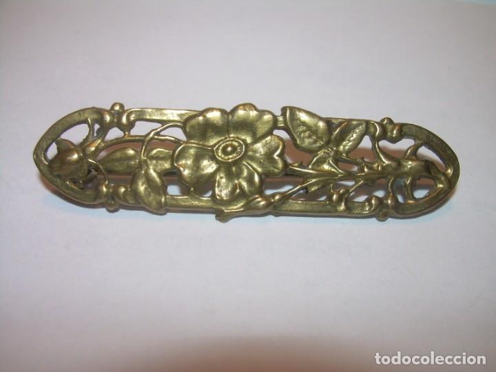 Joyeria: BROCHE DE LATON DORADO ESTILO MODERNISTA. - Foto 1