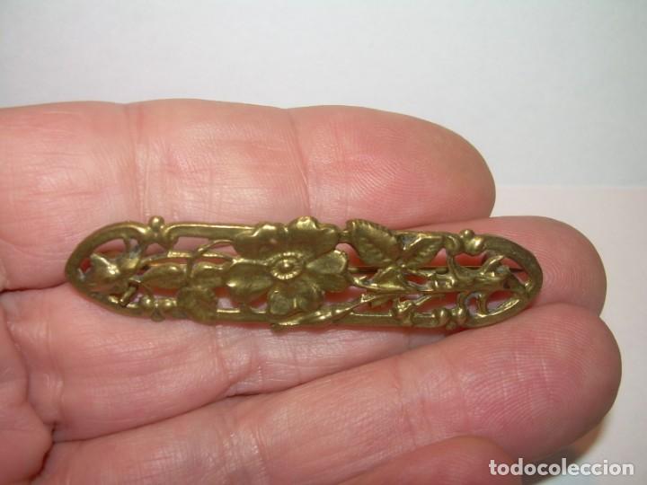 Joyeria: BROCHE DE LATON DORADO ESTILO MODERNISTA. - Foto 3
