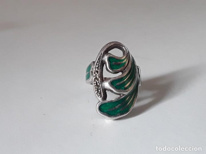 Joaillerie: Anillo de plata y esmalte en color verde
