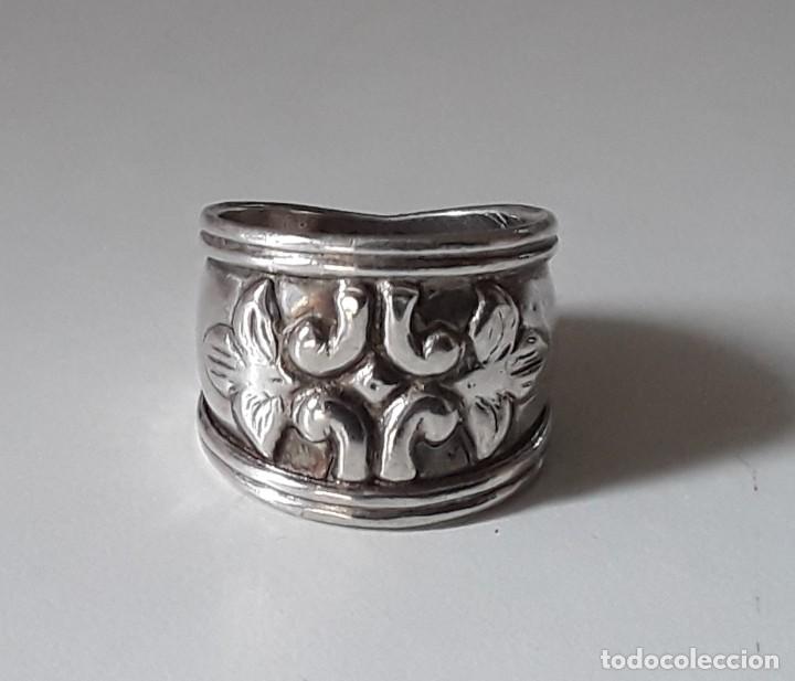 Gioielleria: Anillo de plata labrado