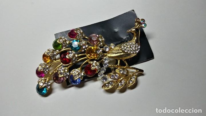 Joaillerie: BROCHE CON FORMA DE PAVO REAL