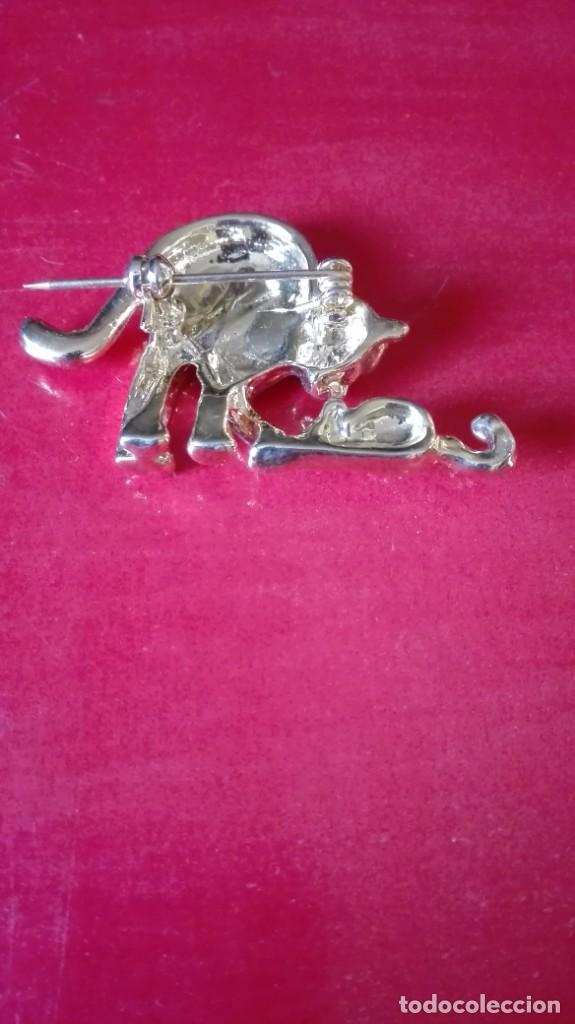 Joyeria: Broche de gato con rat&oacute;n ba&ntilde;ado en oro - Foto 2