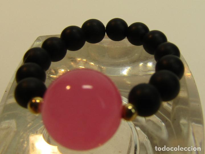 Joyeria: ANILLO EL&Aacute;STICO CON BOLAS LISAS EN ROSA Y NEGRO - Foto 2