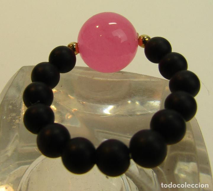 Joyeria: ANILLO EL&Aacute;STICO CON BOLAS LISAS EN ROSA Y NEGRO - Foto 3