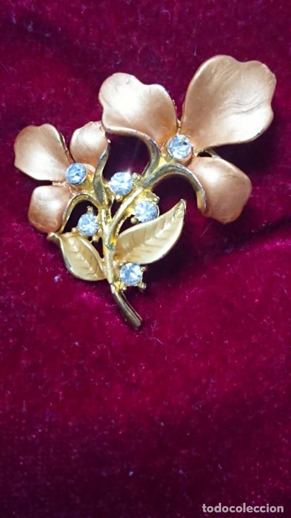 Gioielleria: BONITO BROCHE MET&Aacute;LICO DORADO RAMO DE FLORES CON CIRCONITAS