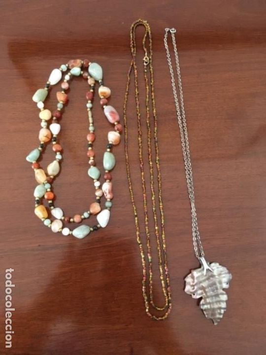 Joyeria: LOTE DE CINCO COLLARES DE FANTAS&Iacute;A - Foto 3